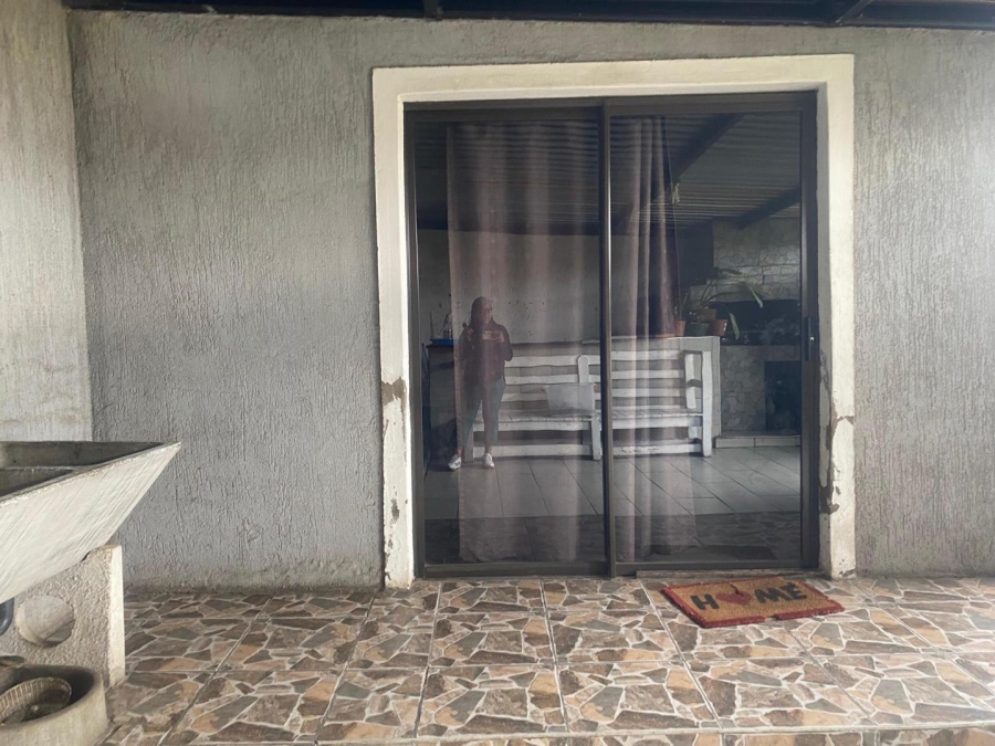 6 Bedroom Property for Sale in Zamdela Free State